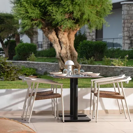 Lutania Hotel 4*